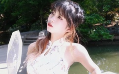 一个上面吃一个面吸视频